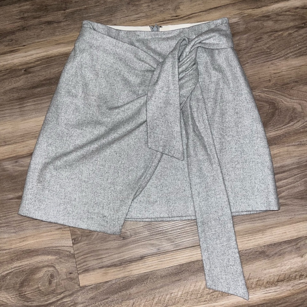 Tie knot skirt